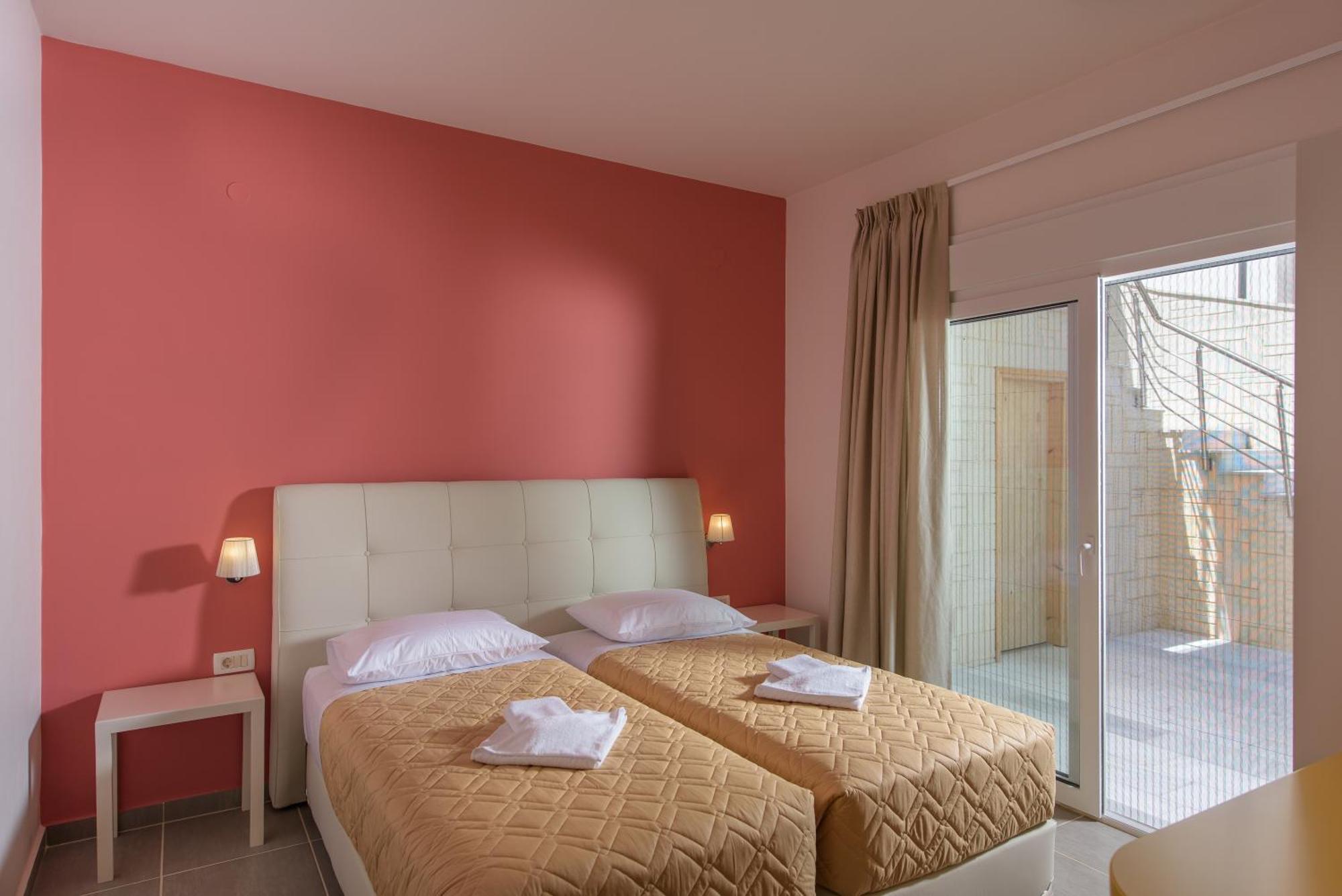 Koukos Villas Stalos Ruang foto